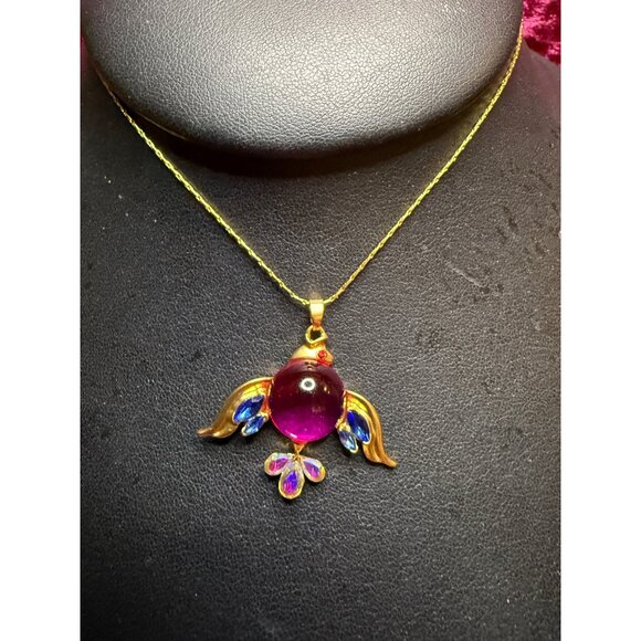 Fishy Bling Jewelry Set: 10K Electroplated Chain & Pink Glass Belly Fish Earring - Picture 3 of 5